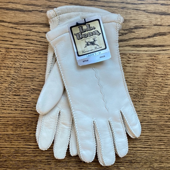 L.L. Bean Accessories - Vintage L.L. Bean washable, wool-lined creamy white leather gloves, size M, NWT